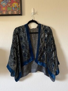 MET MUSEUM TIFFANY PEACOCK FEATHER BURNOUT VELVET SILK KIMONO JACKET M DEVORE
